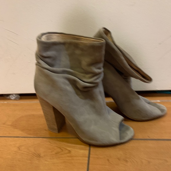 Kristen Cavalari for Chinese Laundry suede booties - Picture 1 of 4